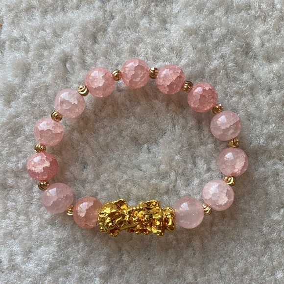 Light Pink Glass Beads Wealth Bracelet with Pixiu Pendent - Picture 2 of 6